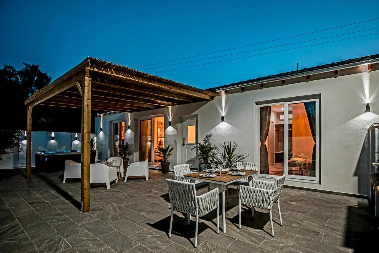 Jacuzzi Deluxe Villa Skala Sotiros Exteriér fotografie